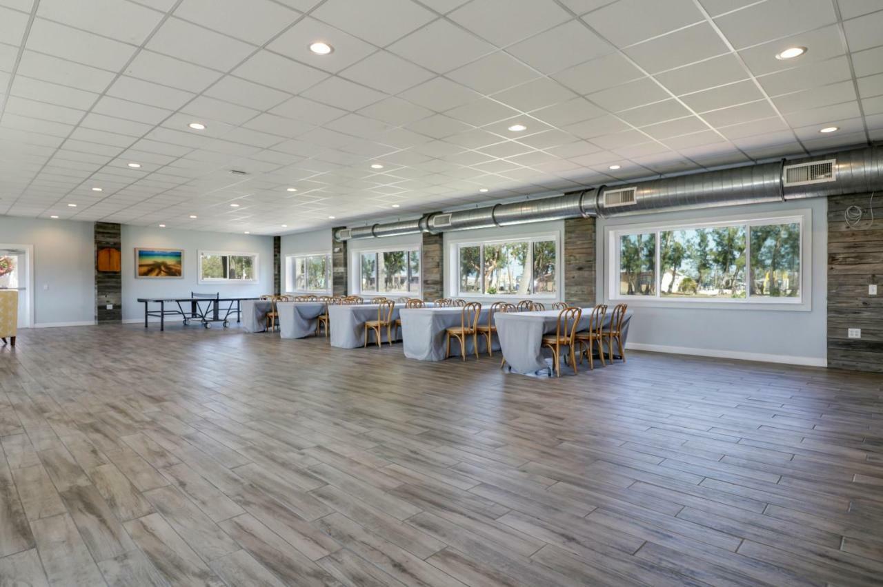 Fiesta Key Rv Resort Standard Room 8 Layton Exteriör bild