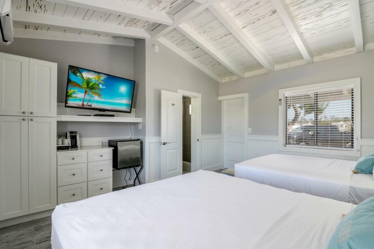 Fiesta Key Rv Resort Standard Room 8 Layton Exteriör bild
